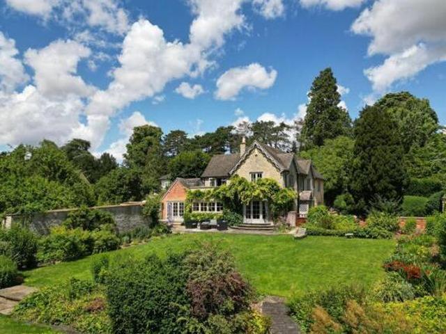 House for sale in Evershot, Oxfordshire