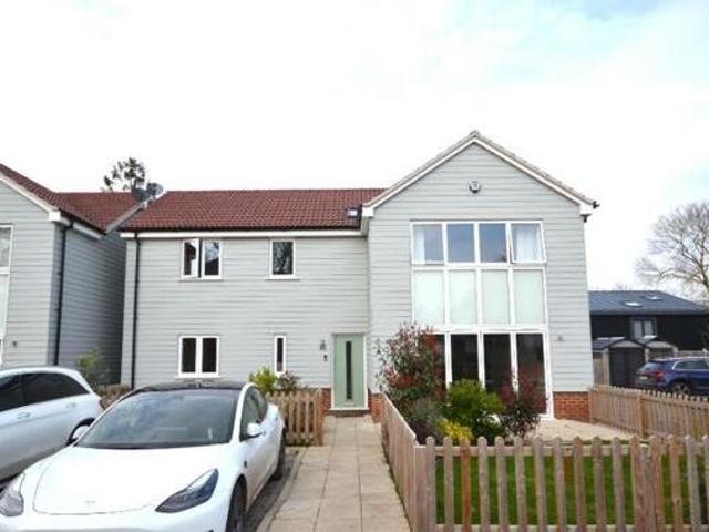 House for rent in Pilgrims' Hatch, Navestock Side