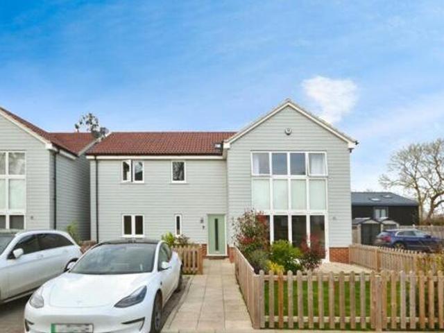 House for rent in Pilgrims' Hatch, Navestock Side