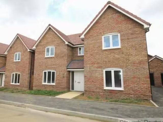 House for rent in Perryfields, West Sussex