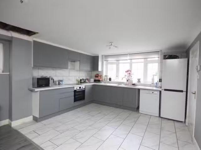 House for rent in Brook Street, Navestock Side