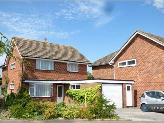 House for rent in Perryfields, West Sussex