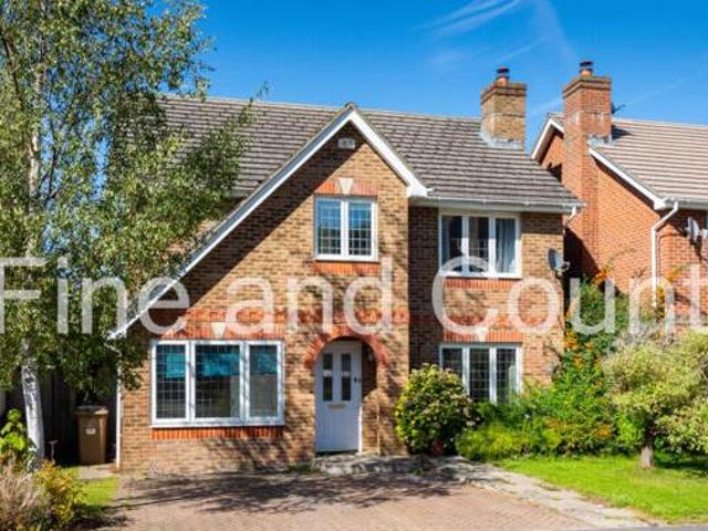 House for rent in Surrey
