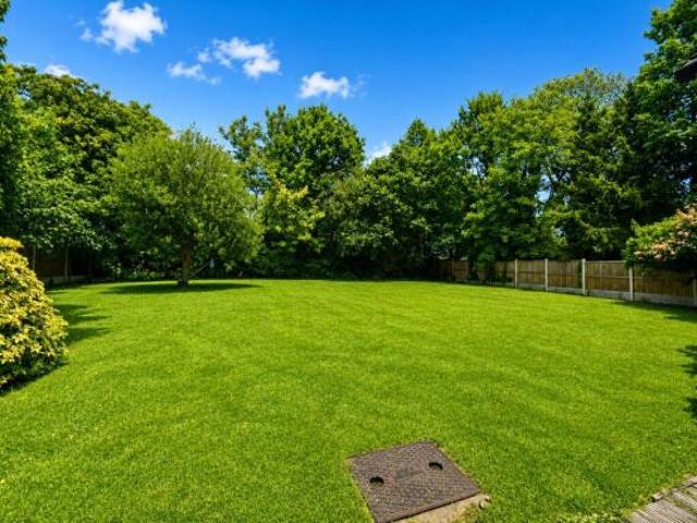 Farm for rent in Alton Barnes