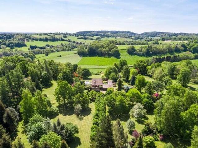 House for sale in Fole, Surrey