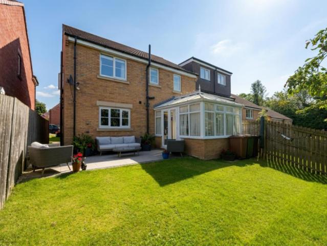 Farm for rent in Yeadon, West Yorkshire