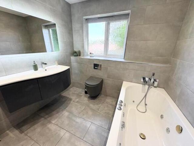 Farm for rent in Woodcross, West Midlands