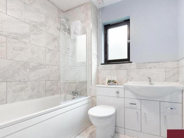 House for sale in Isleworth, Greater London