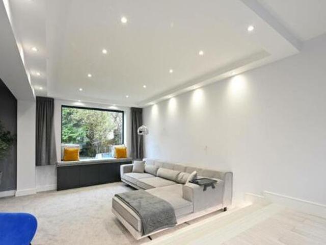 House for sale in Chertsey, Runnymede