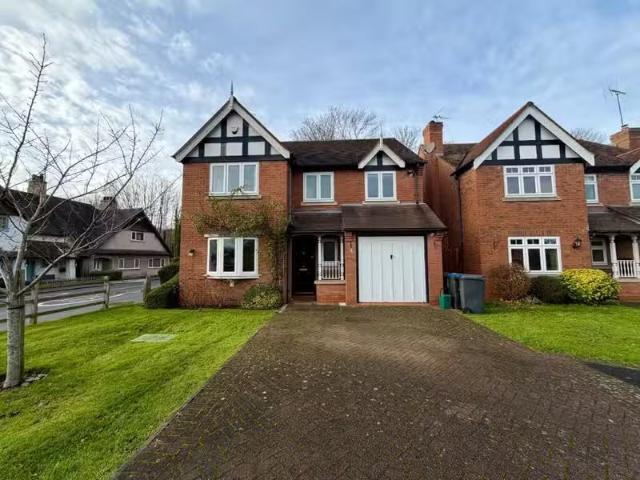 House for rent in Green Close, Warwickshire