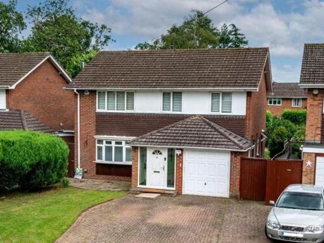House for rent in Pouchen End, Hertfordshire