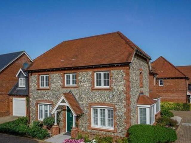 House for rent in Pouchen End, Hertfordshire