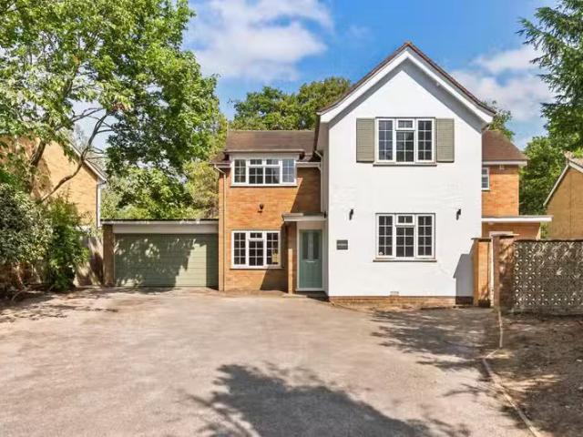 House for rent in Knaphill, Woking