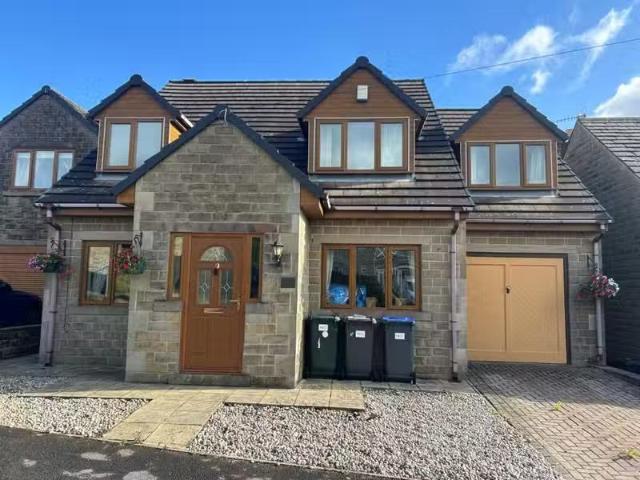 House for rent in Denholme, West Yorkshire