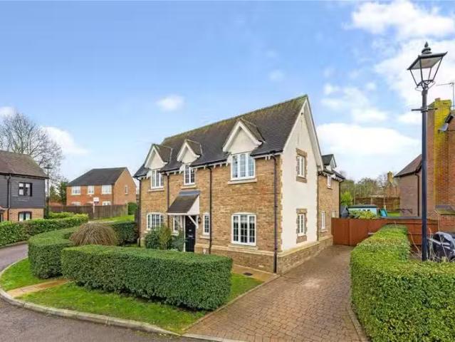 House for rent in Five Acres, Hertfordshire