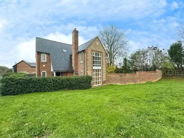 House for rent in Five Acres, Hertfordshire