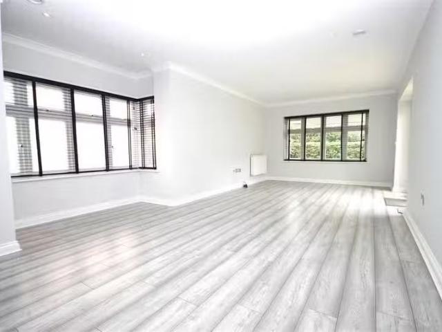 House for rent in Pachesham Park, Surrey