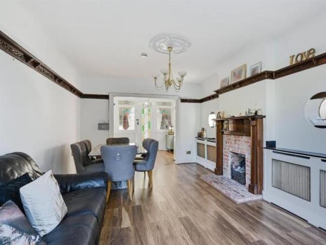 Farm for rent in Cheam, Greater London