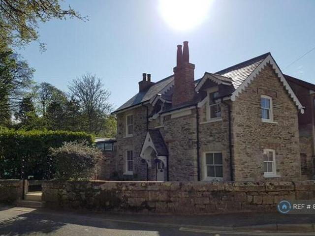 House for rent in Follaton, Strode