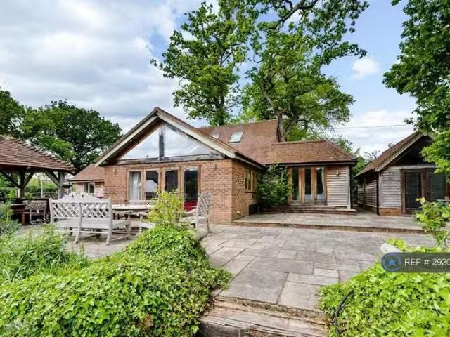 House for rent in Fole, Surrey