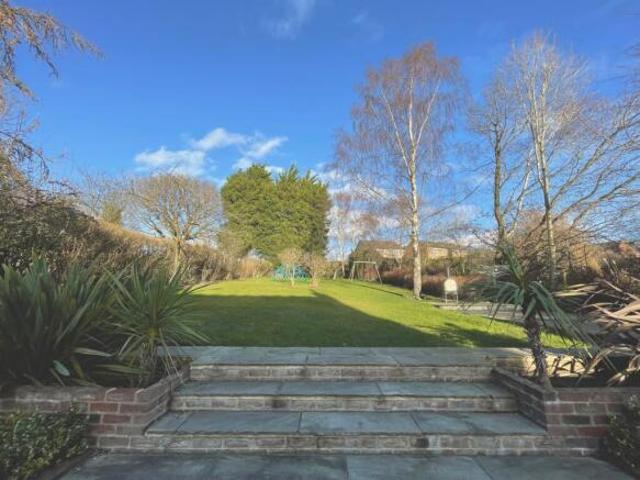 Farm for rent in Horsforth Vale, Leeds