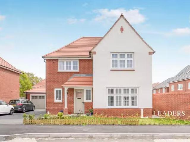 House for rent in Pen-y-ffordd, Wales
