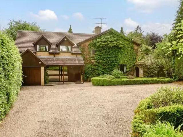 House for rent in Effingham, Guildford