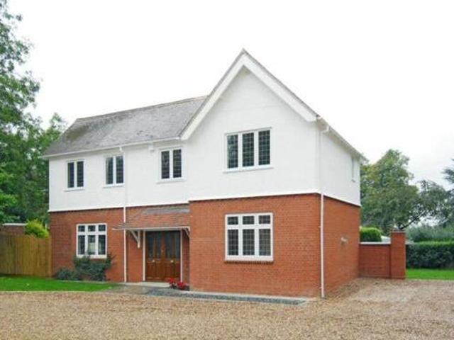 House for rent in Overslade, New Bilton