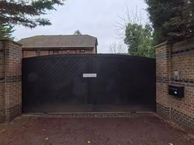House for rent in Blackhills, Surrey