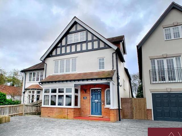 House for sale in Thames Ditton, Elmbridge