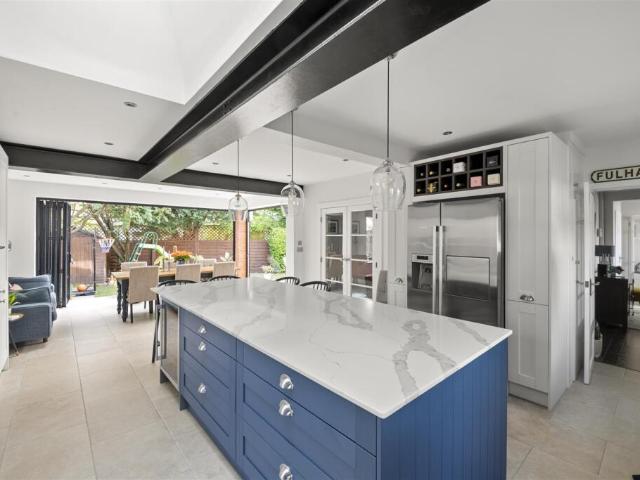 Farm for rent in Ickenham