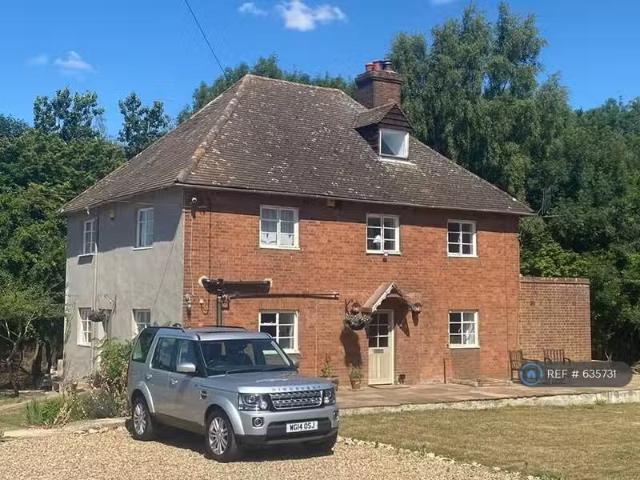 House for rent in Five Acres, Hertfordshire