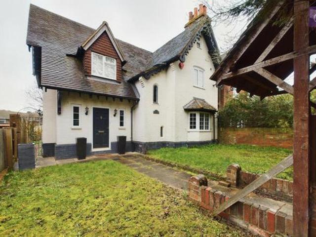 House for rent in Lyons, Greater London