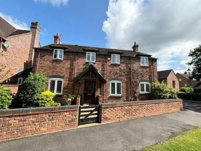 House for rent in Dickens Heath, Dickens Heath