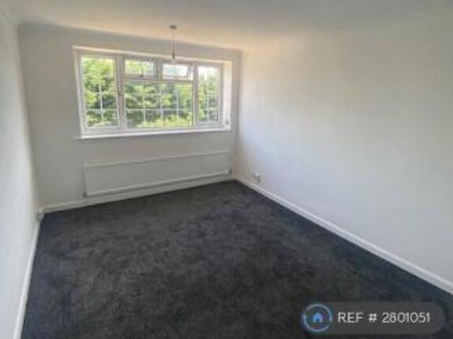Farm for rent in Whinmoor, West Yorkshire