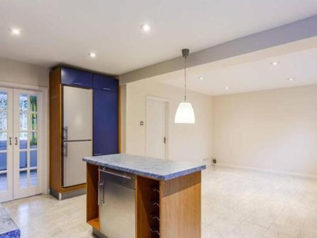 House for rent in Surrey