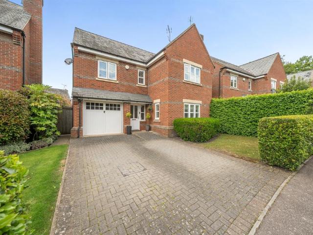House for sale in Frogmore, Five Acres