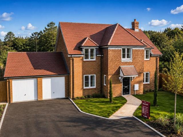 House for sale in How Wood, St Albans