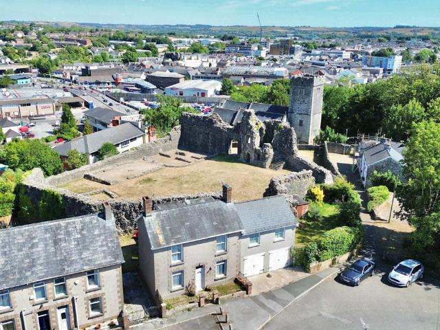 House for sale in Newcastle, Wales