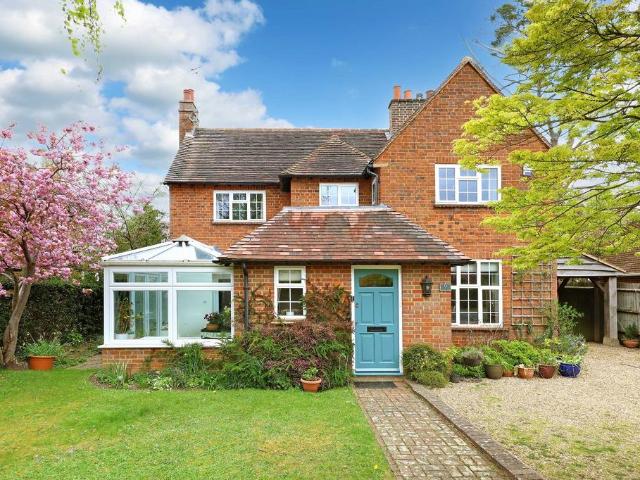 House for sale in Beaconsfield, Knotty Green