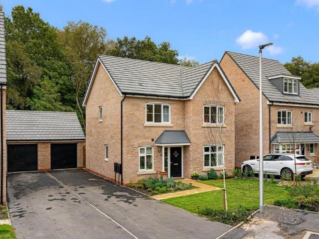 House for sale in Manor Park, Runcorn