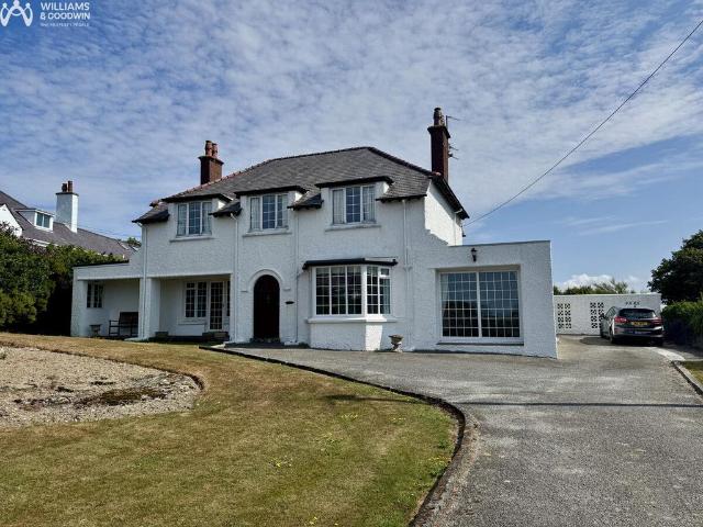 House for sale in Trearddur, Wales