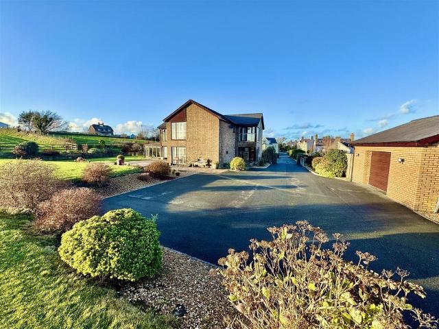 House for sale in Morfa Nefyn, Wales