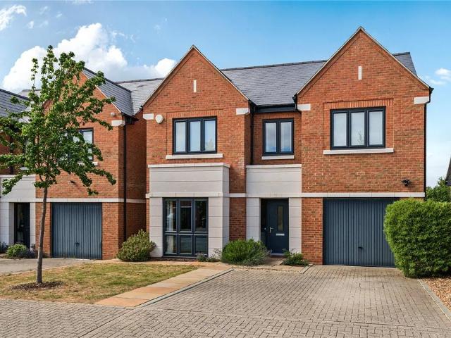 House for sale in Lower Green Esher, Blackhills