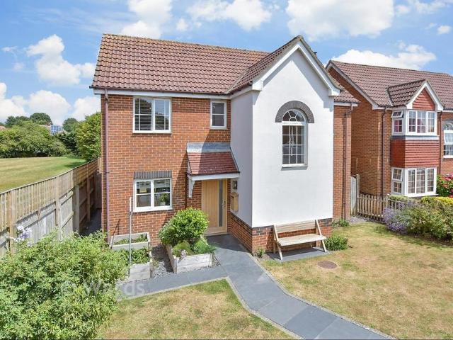 House for sale in Hawkinge, Folkestone
