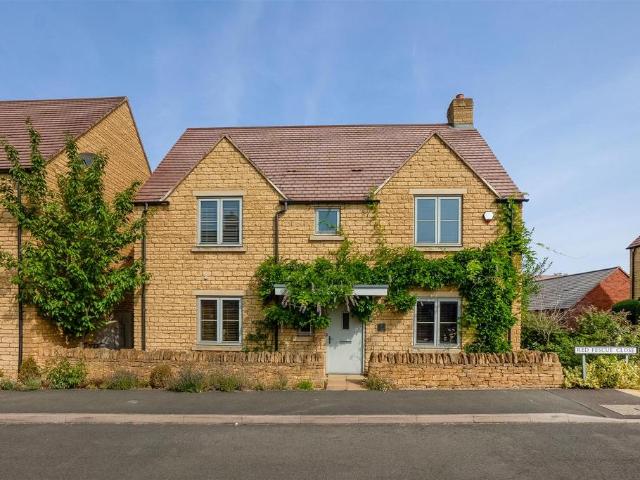 House for sale in Fossebridge, Gloucestershire