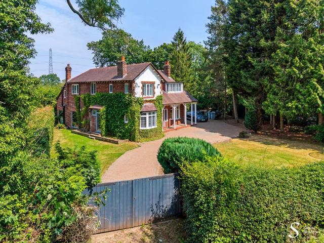 House for sale in Mobberley
