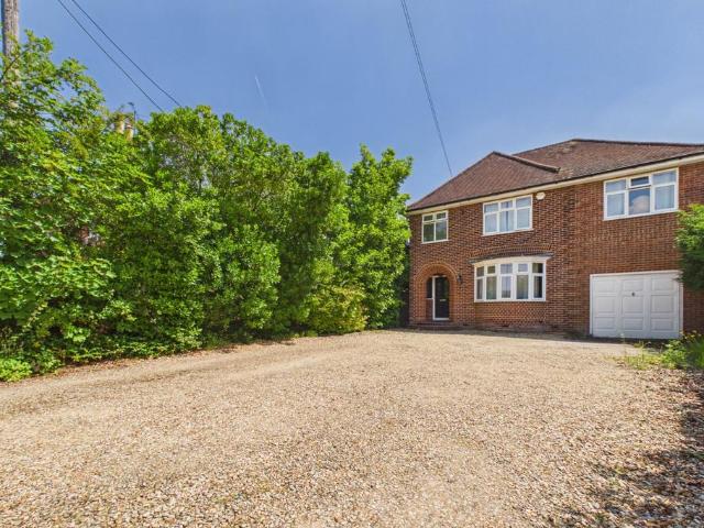 House for sale in Winnersh