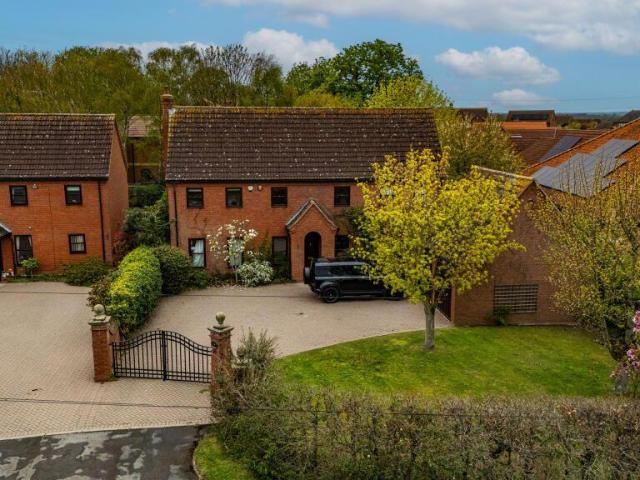 House for sale in Long Bennington, South Kesteven