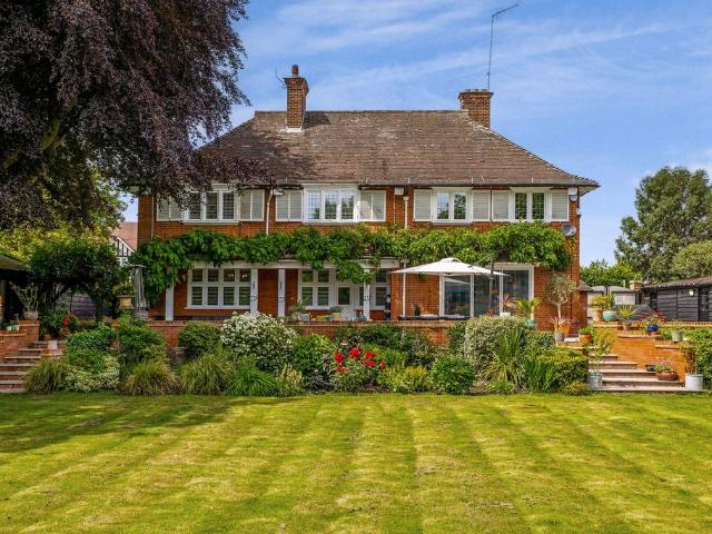 House for sale in Moneyhill, Three Rivers